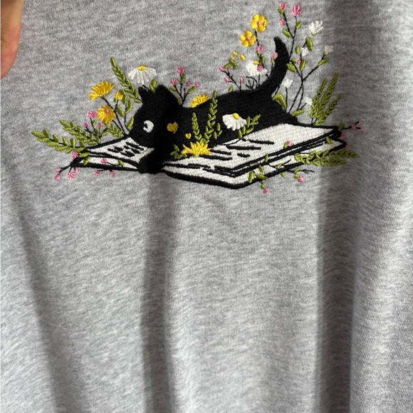 Cute Book-ish Sweatshirt - Picture 1 of 3